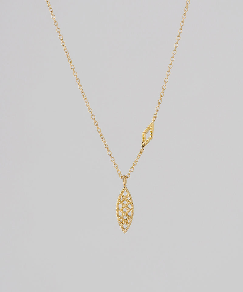 Lace motif necklace