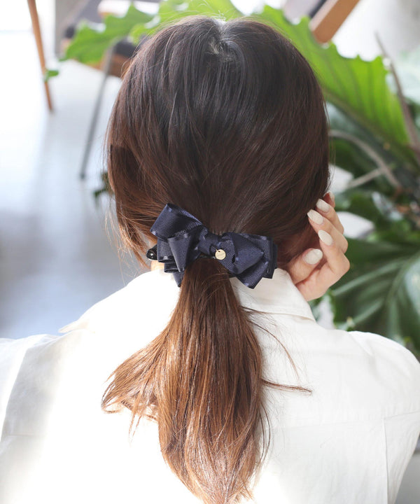 パイピングボリュームリボンのバナナクリップ