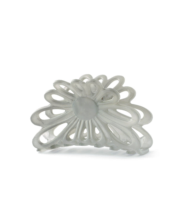 アレンジを新鮮に彩ってくれる、 フランス製ヘアアクセサリー 30