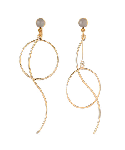 カラースフィアとウェーブラインのアシメイヤリング