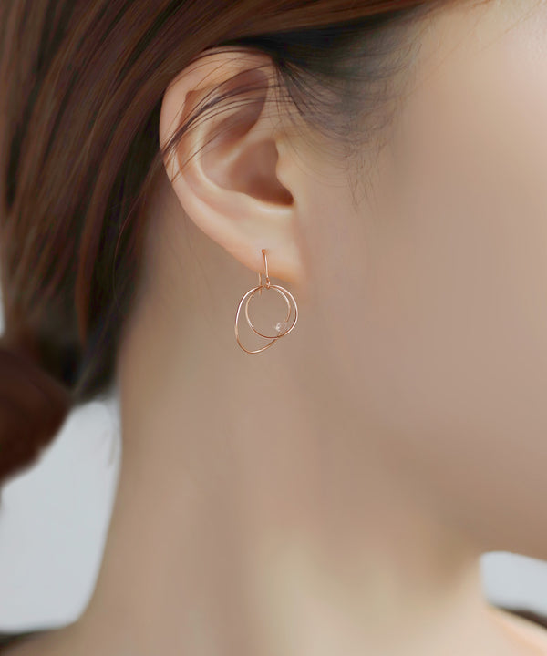 ビジュー×重なりサークルピアス