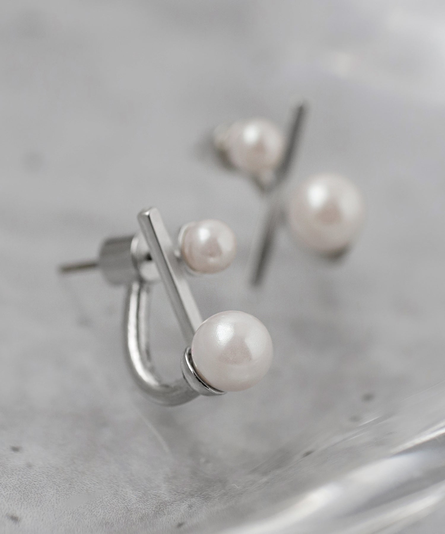 ANEMONE】メタルバー×パールバックキャッチピアス｜SANPO ONLINE