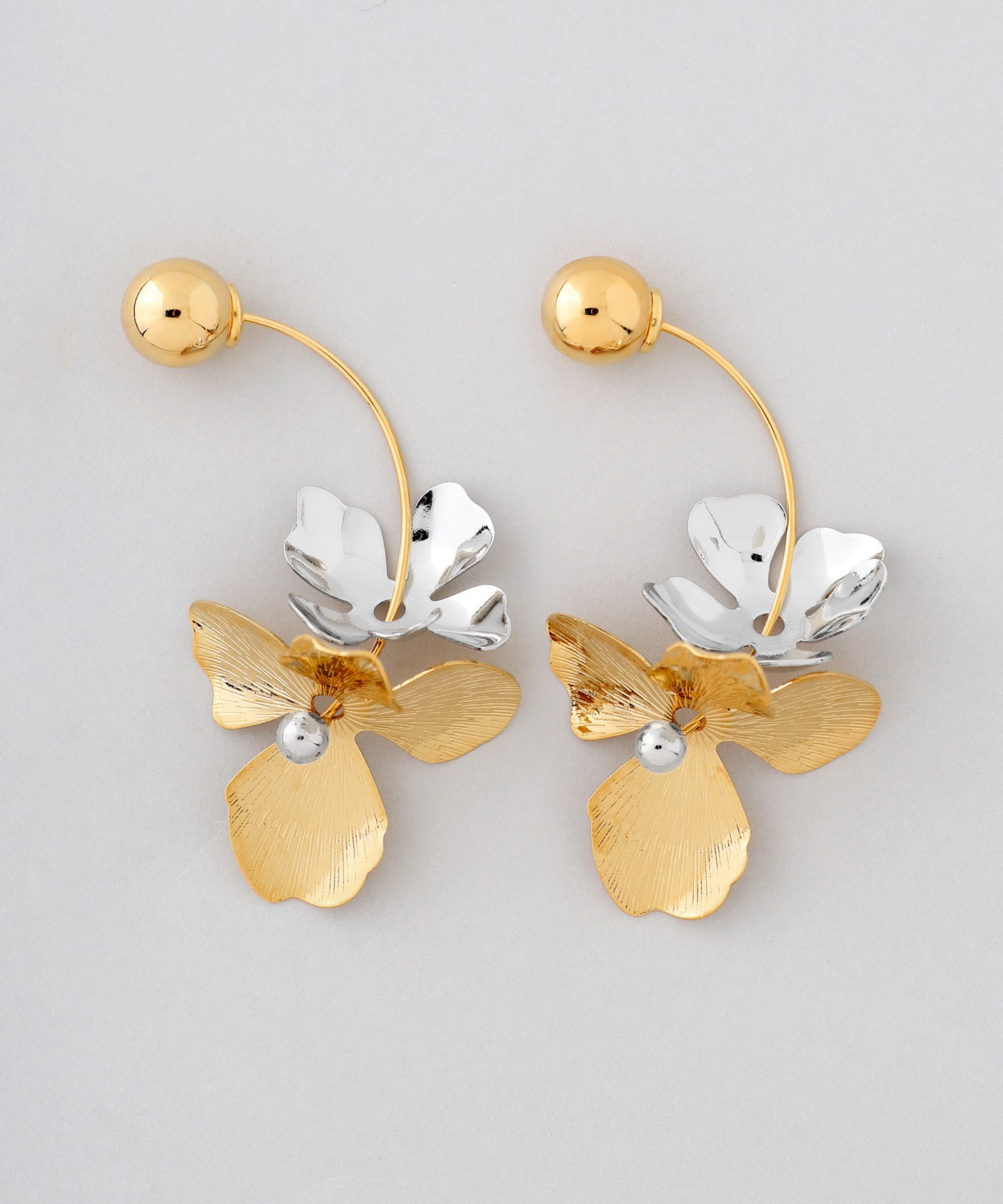 mimi33】フラワーバックキャッチピアス[Sheerchic]｜アネモネ