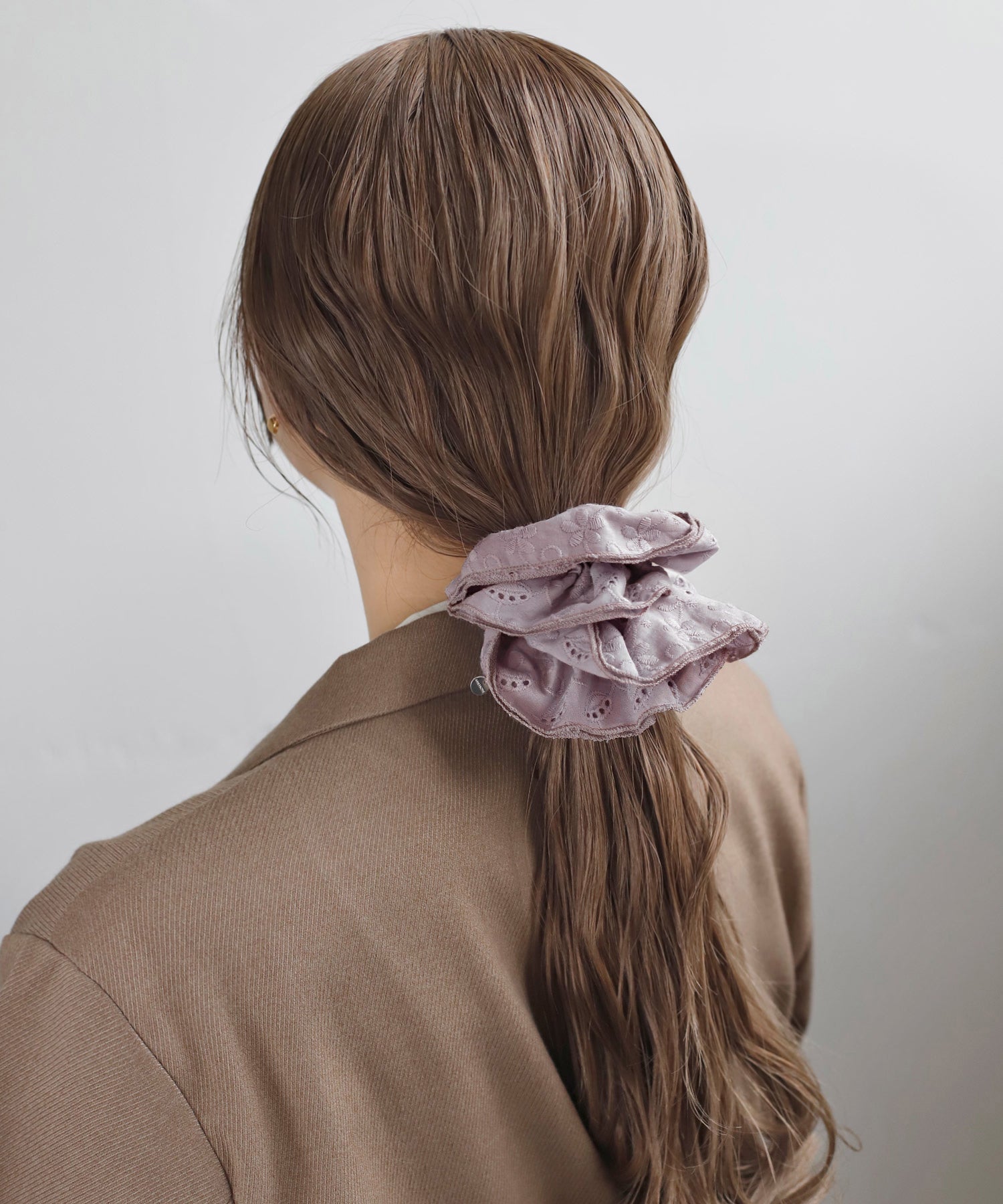 ANEMONE】フラワー刺繍シュシュ｜アネモネ・シエナロゼ・ミミサン