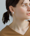 Asymmetrical pearl earrings [Sheerchic]