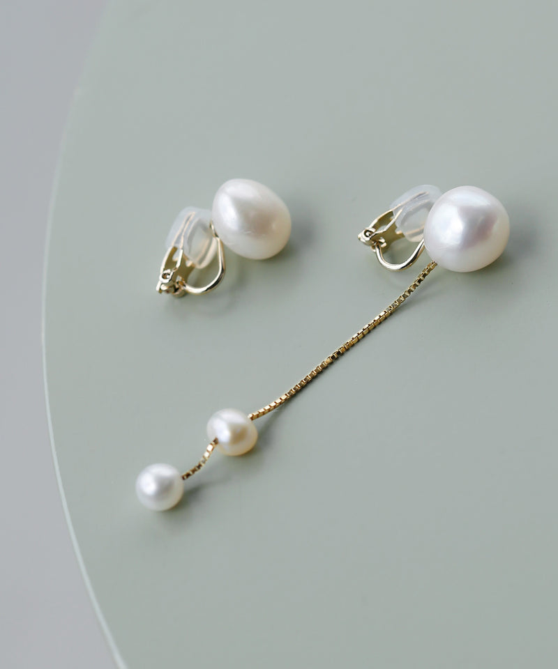 Asymmetrical pearl earrings [Sheerchic]