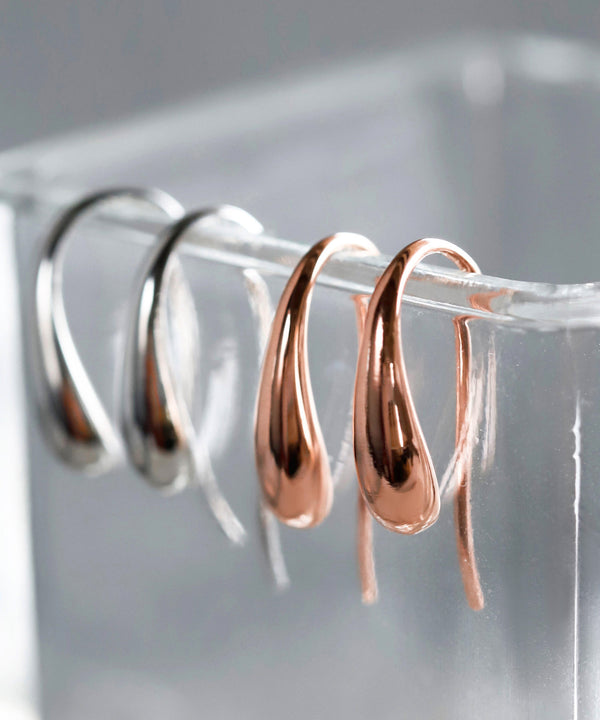 メタルドロップのフックピアス