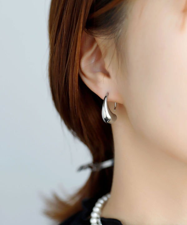 Curved drop hoop earrings