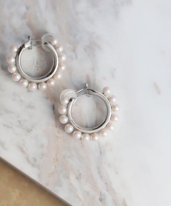 Convolve Earrings (Pearl)