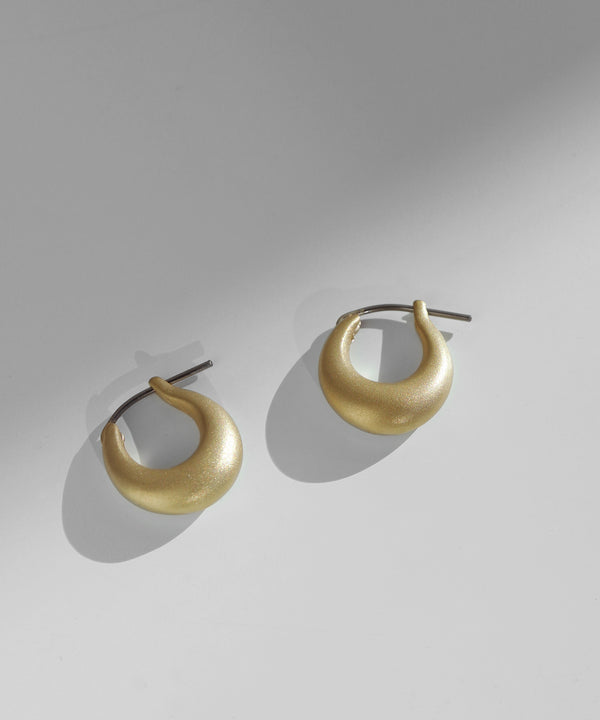 シンプルスタイルで心地良い華やぎを。メタル&#215;フープピアス＆イヤリング 34