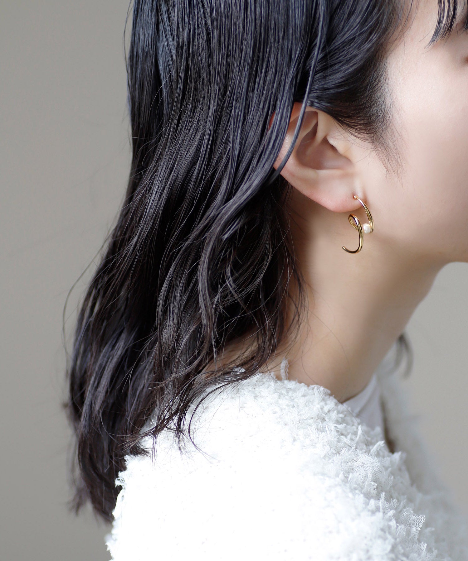 mimi33】パール×ループラインピアス[Sheerchic]｜アネモネ・シエナロゼ