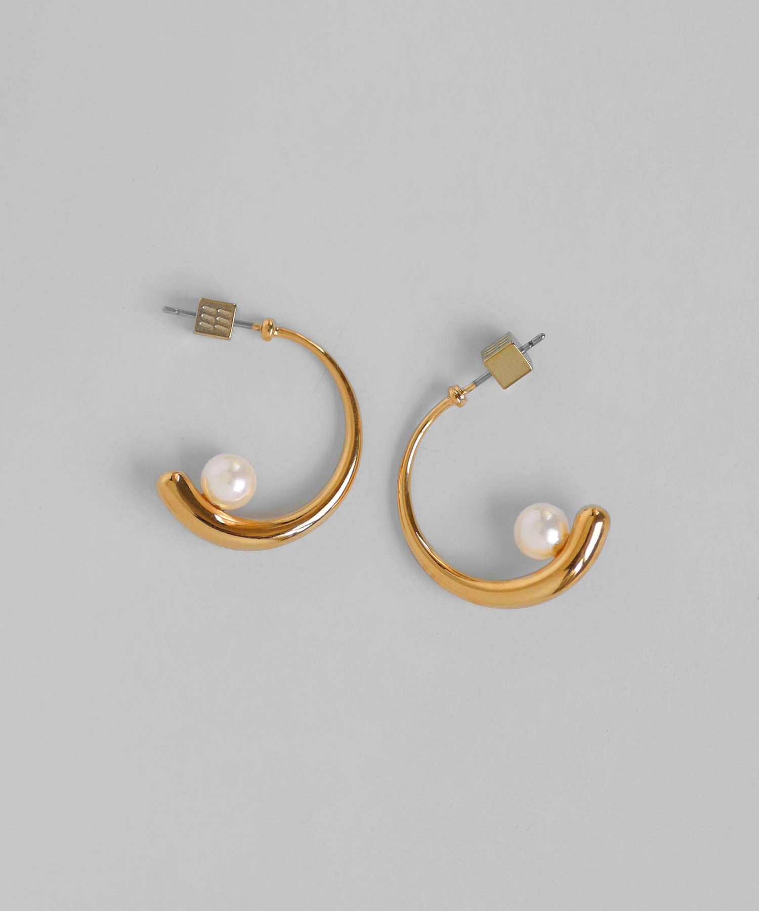 BARNEYS NEWYORK saffraanパール フープピアス BARNEYS NEWYORK saffraanパール フープピアス 美品 バーニーズ