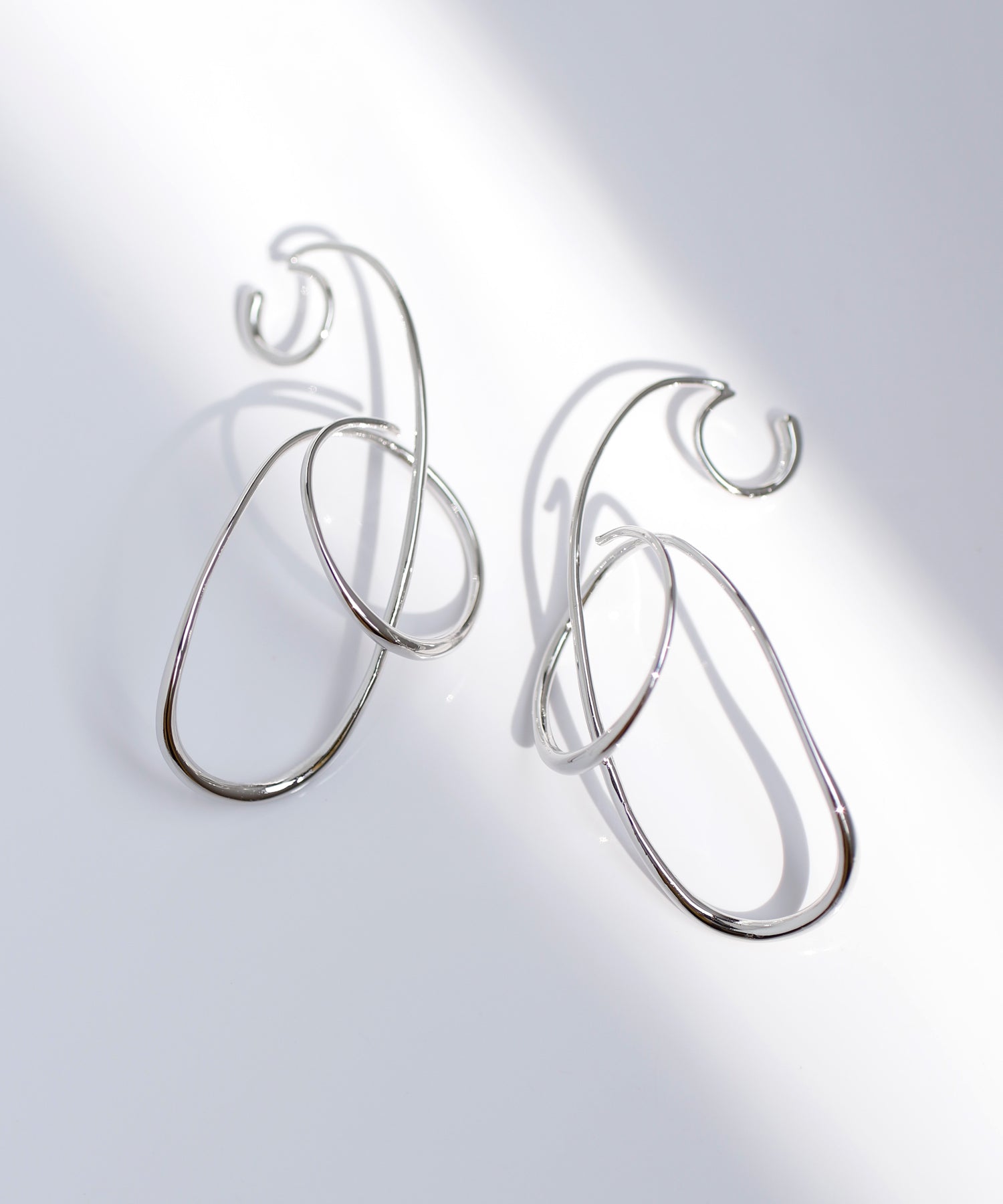 mimi33】ユニークデザインイヤリング[Sheerchic]｜SANPO ONLINE