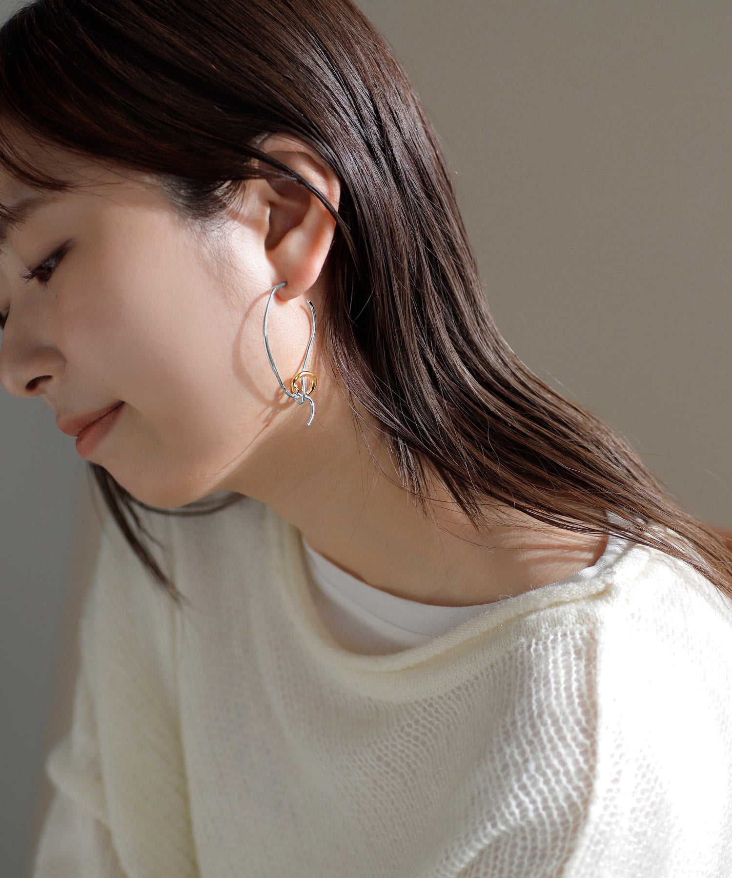 mimi33】コンビカラーループフープピアス[Sheerchic]｜アネモネ