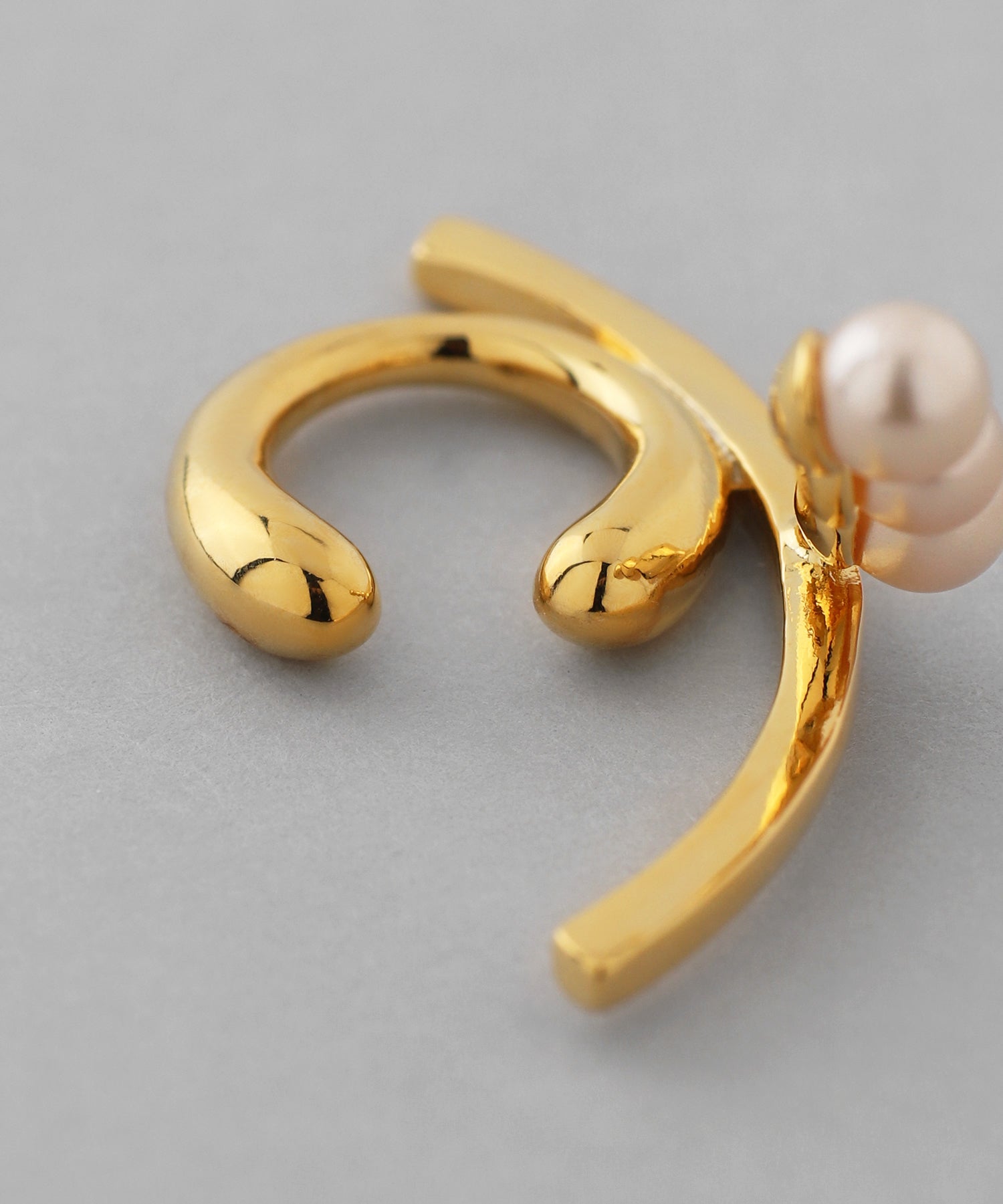 mimi33 パール　ゴールド　ピアス mimi33】パール×メタルラインイヤリング[Sheerchic]｜SANPO ONLINE