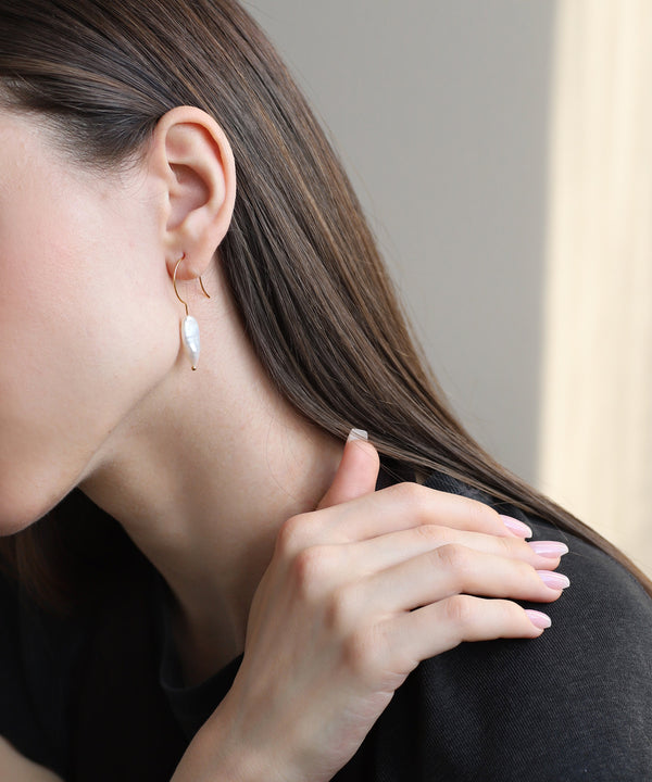 Freshwater pearl hook earrings [Sheerchic]
