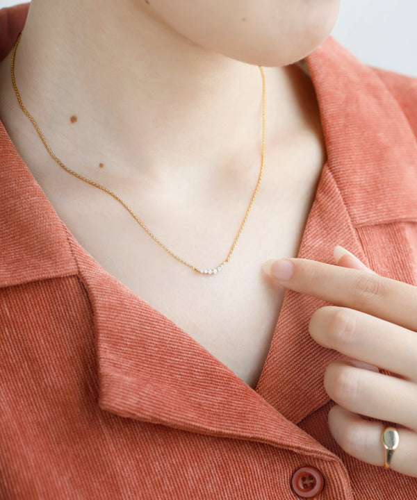 連なりビジューネックレス