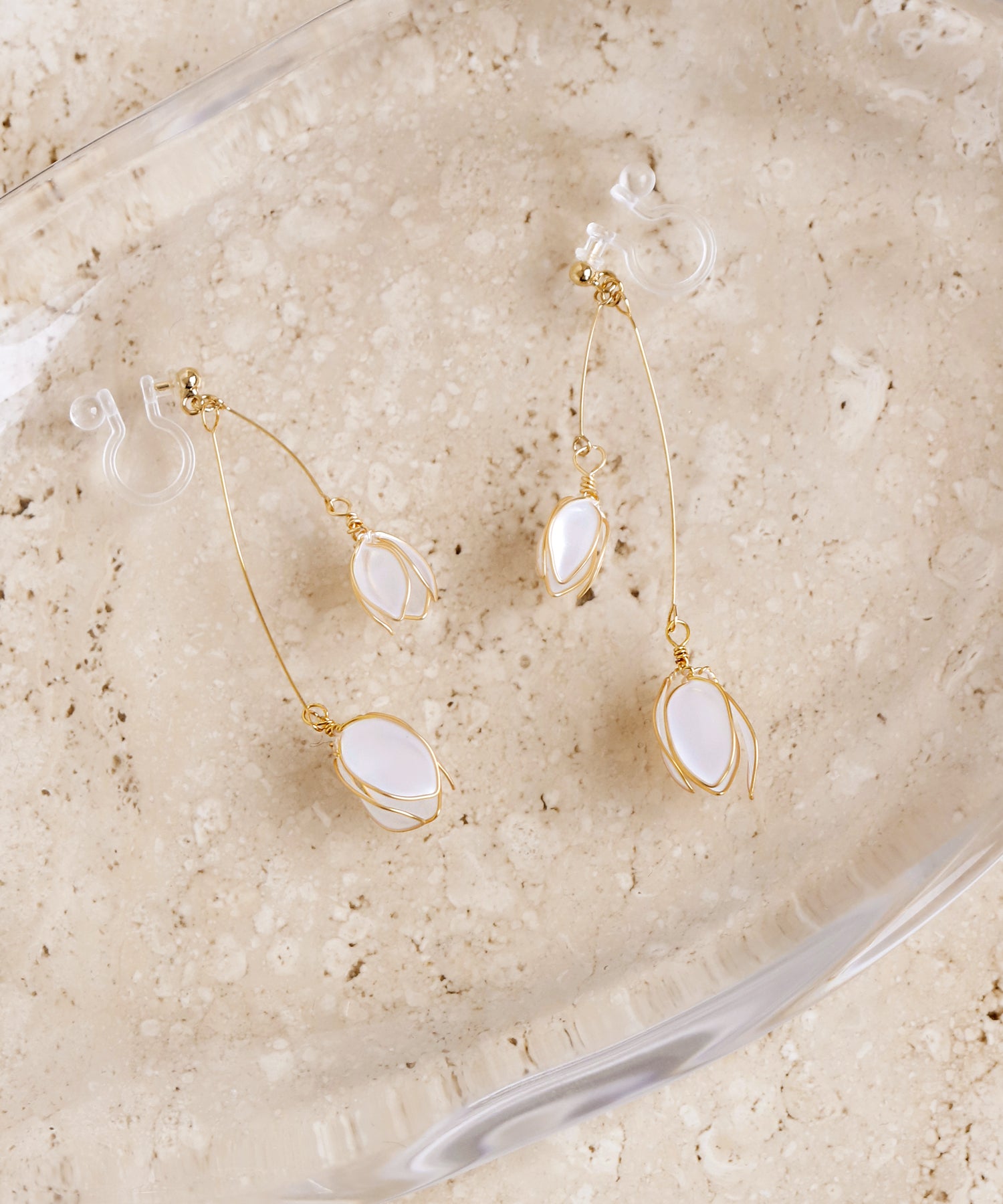 AkariHアカリ　クリアフラワーピアス AkariHアカリ クリアフラワーピアス clear flower pierce～ｸﾘｱ