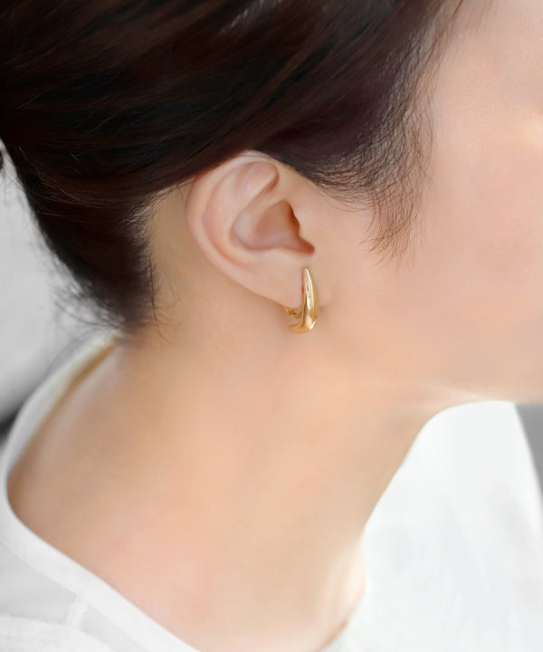Curved Line Metal Earrings