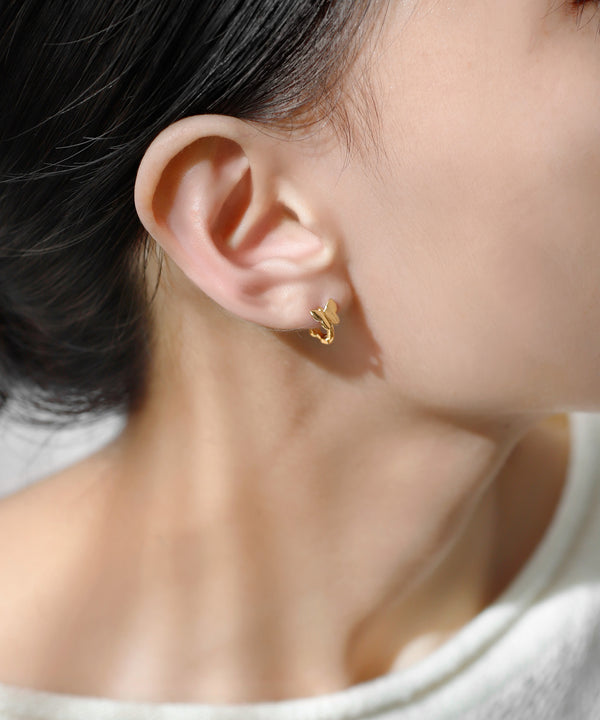 バタフライフープピアス