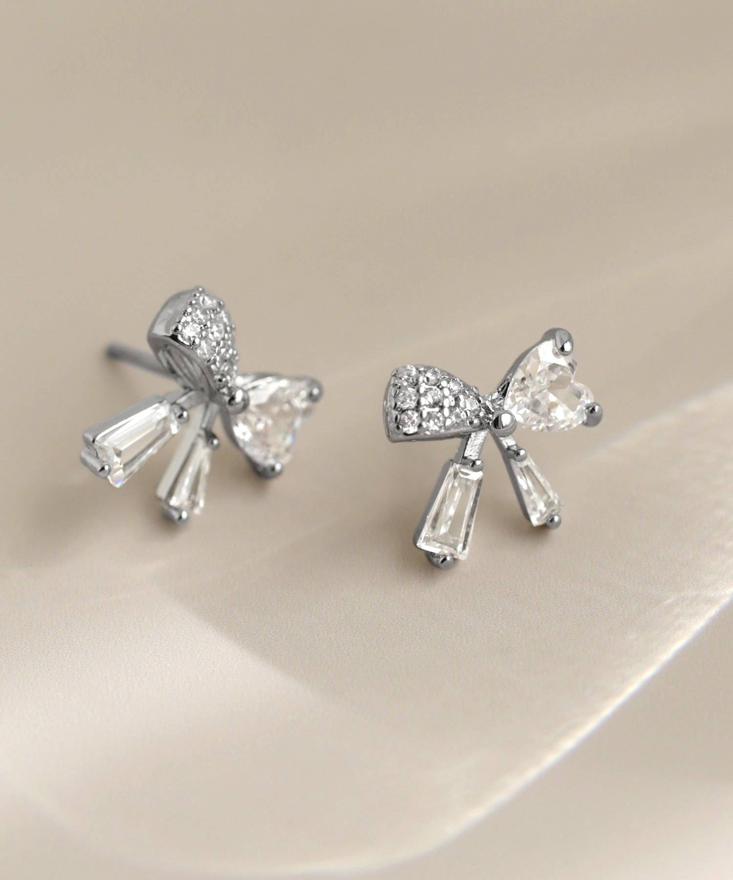 ANEMONE】ビジューリボンピアス｜アネモネ・シエナロゼ・ミミサン