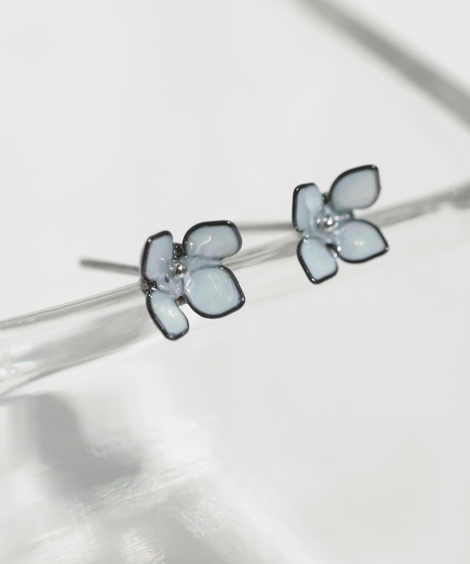 ANEMONE】クリアカラーフラワーピアス｜アネモネ・シエナロゼ