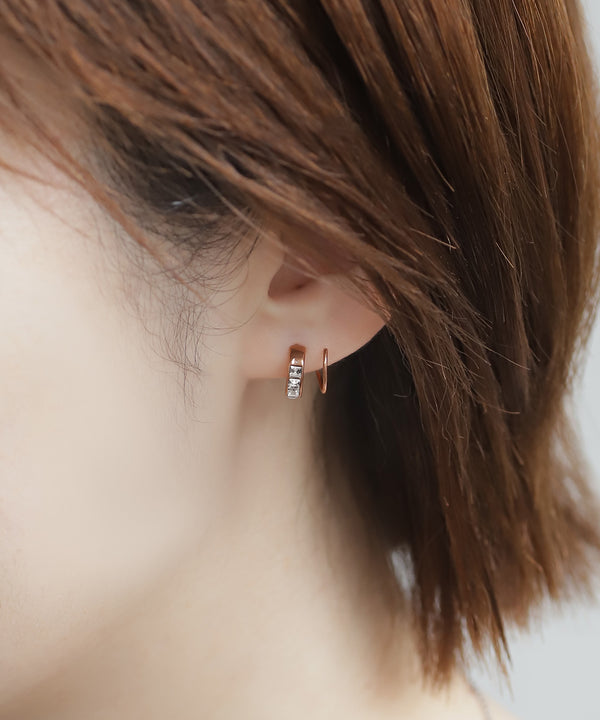【ステンレス】スクエアビジューコイルピアス