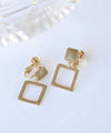 Chic colored earrings with shiny plates [square]