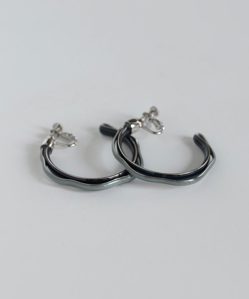 Two-tone hoop earrings [Ownideal]