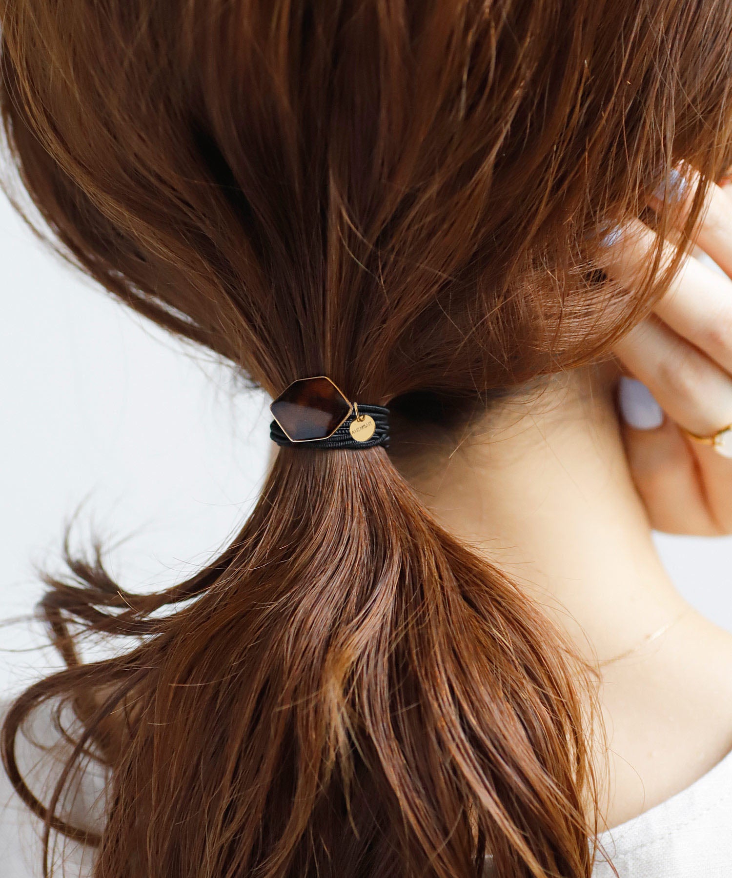 ヘアゴム No.223 ANEMONE】ゴールドフレームの艶めきヘキサゴンプレートのヘアゴム