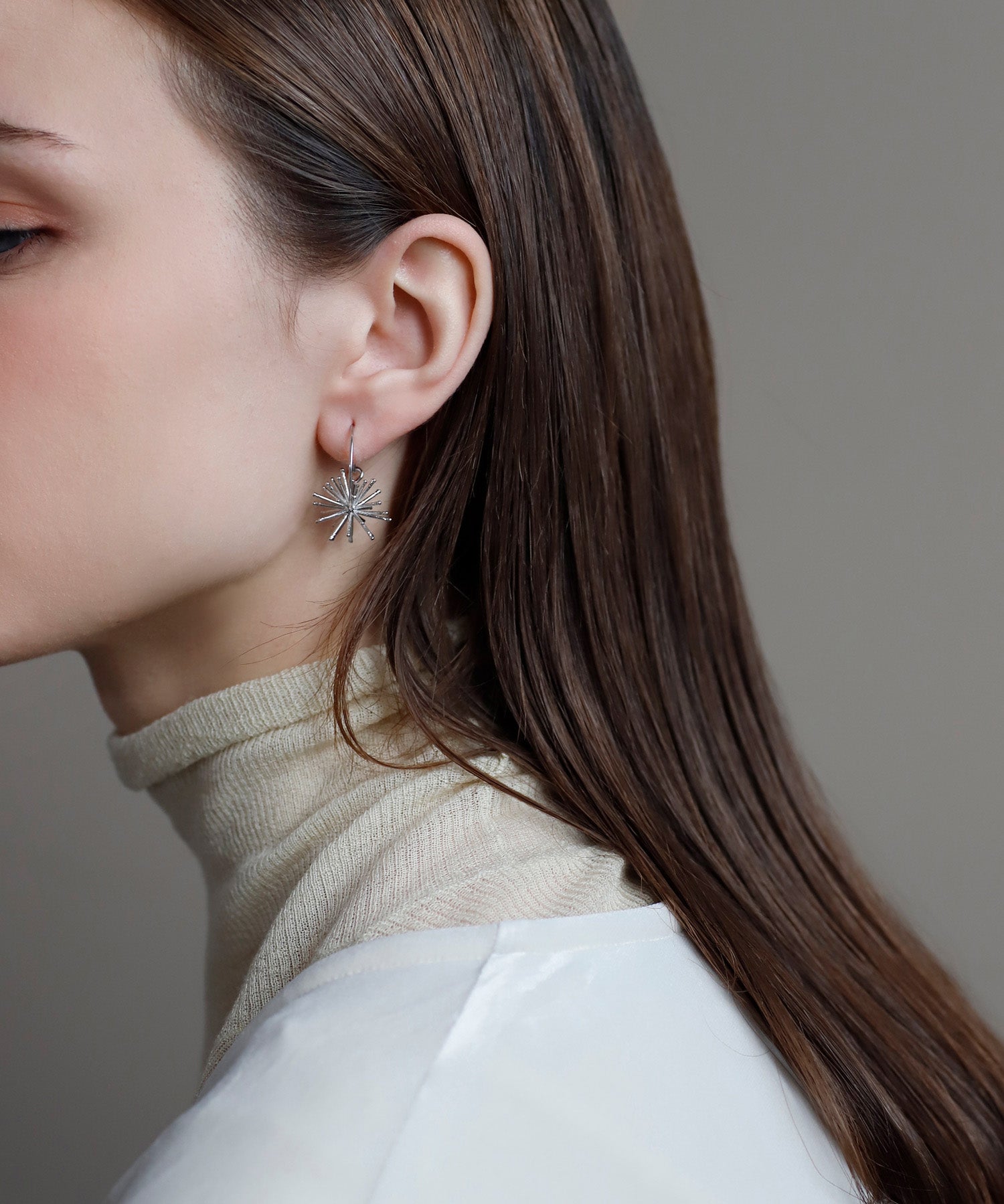 mimi33】フラワーフープピアス[Sheerchic]｜アネモネ・シエナロゼ