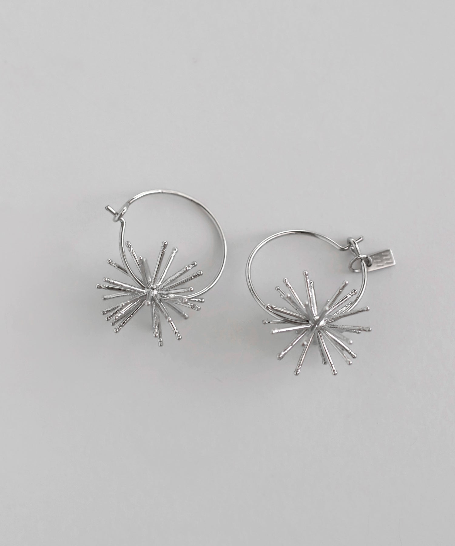 mimi33】フラワーフープピアス[Sheerchic]｜アネモネ・シエナロゼ