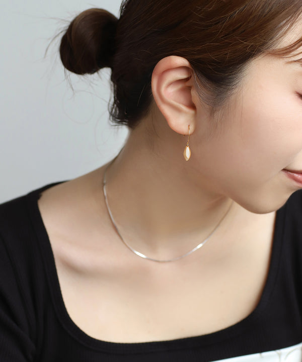 オーバルプレートフックピアス[Sheerchic]