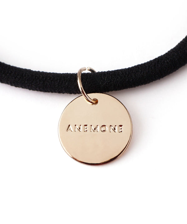 シックカラーの艶めきオーバルヘアゴム