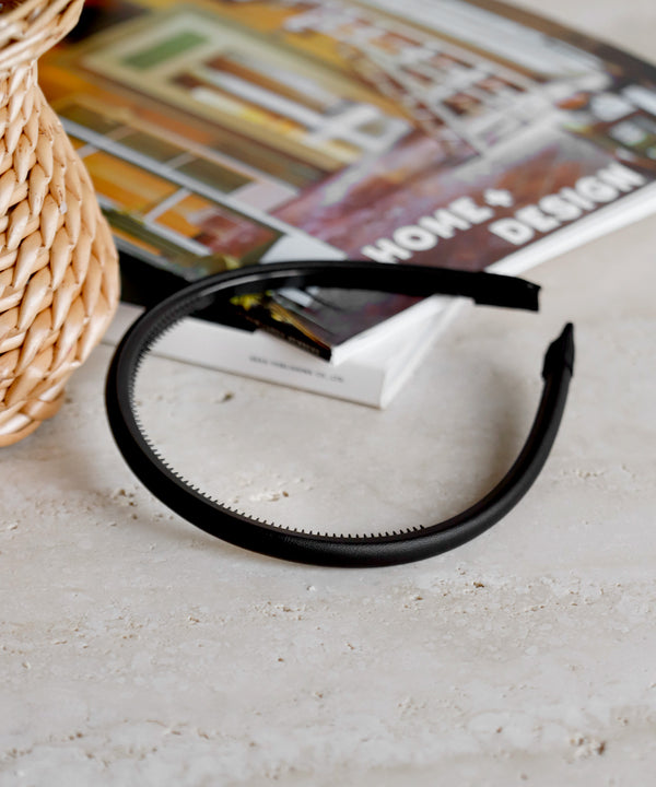 レザー調スリムカチューシャ