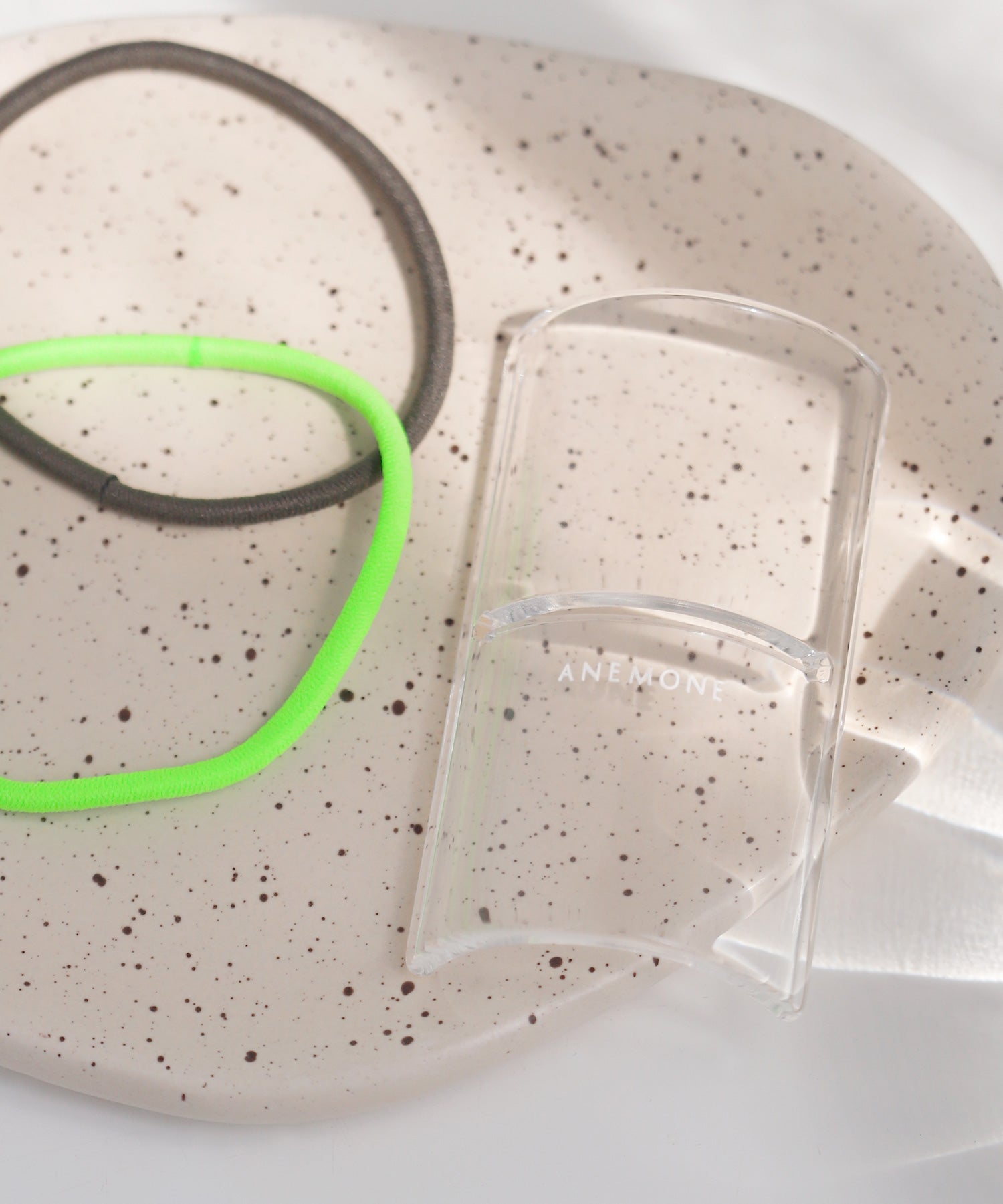 ANEMONE】クリアプレートスリットポニー[ヘアゴム2本セット]｜SANPO