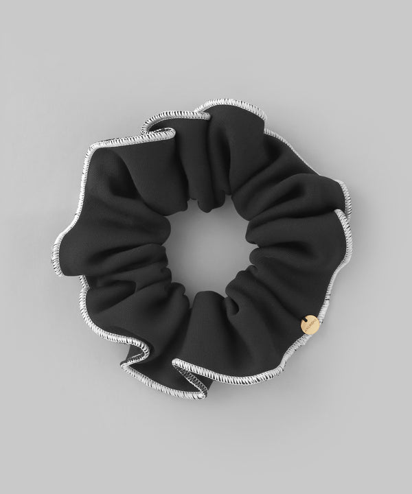 Monotone piping scrunchie