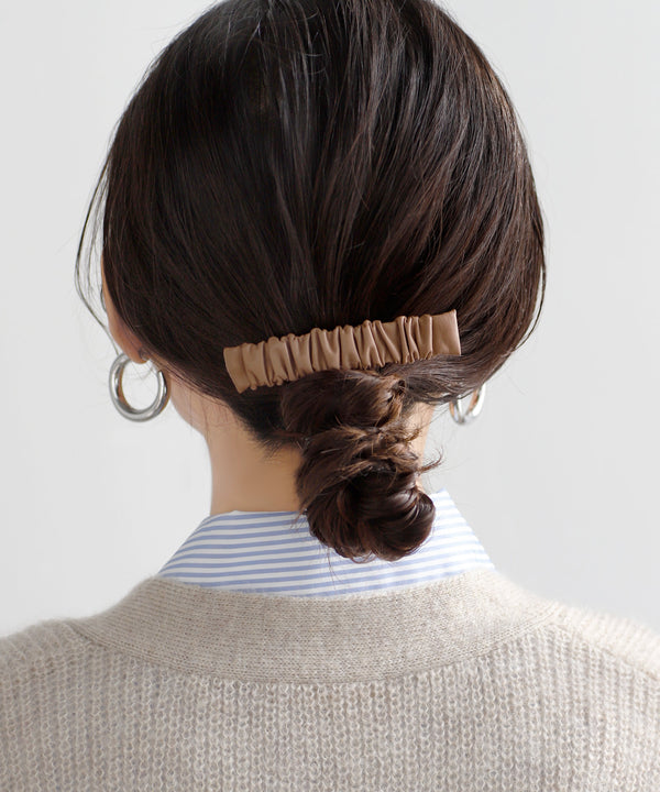 レザー調スクエアギャザーバレッタ