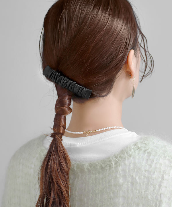 レザー調スクエアギャザーバレッタ