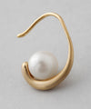 パール×メタルフックピアス