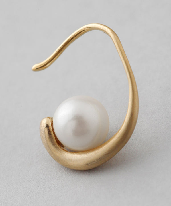 パール×メタルフックピアス