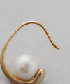 パール×メタルフックピアス