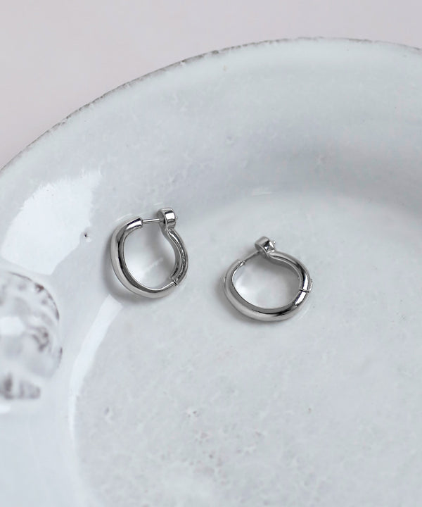 メタルフープピアス