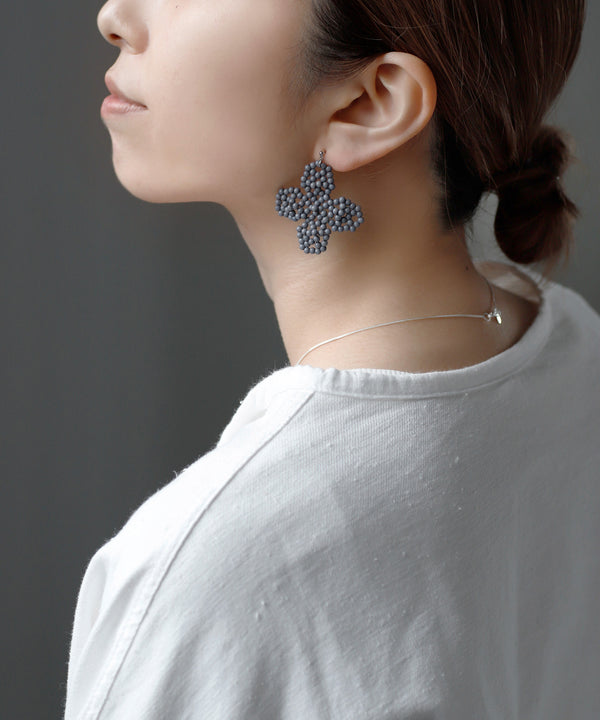 ビーズフラワーピアス[Ownideal]