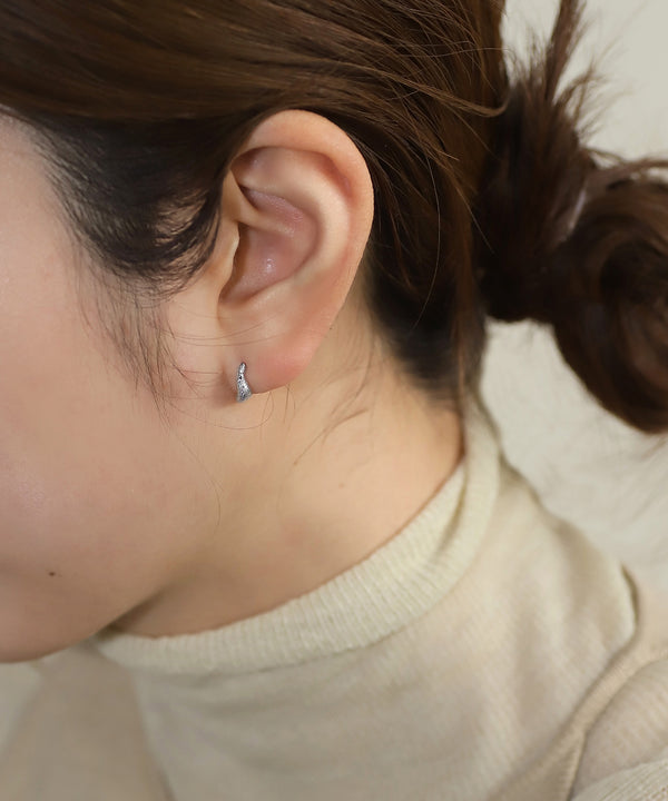 Nuanced hoop earrings [Sheerchic]