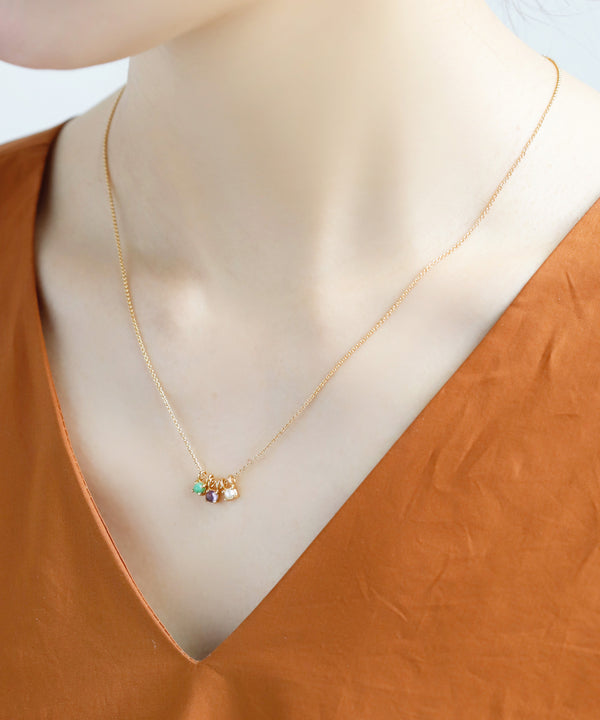 天然石とパールのネックレス