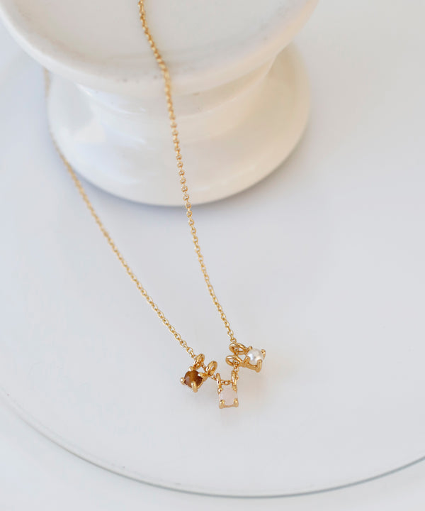 天然石とパールのネックレス