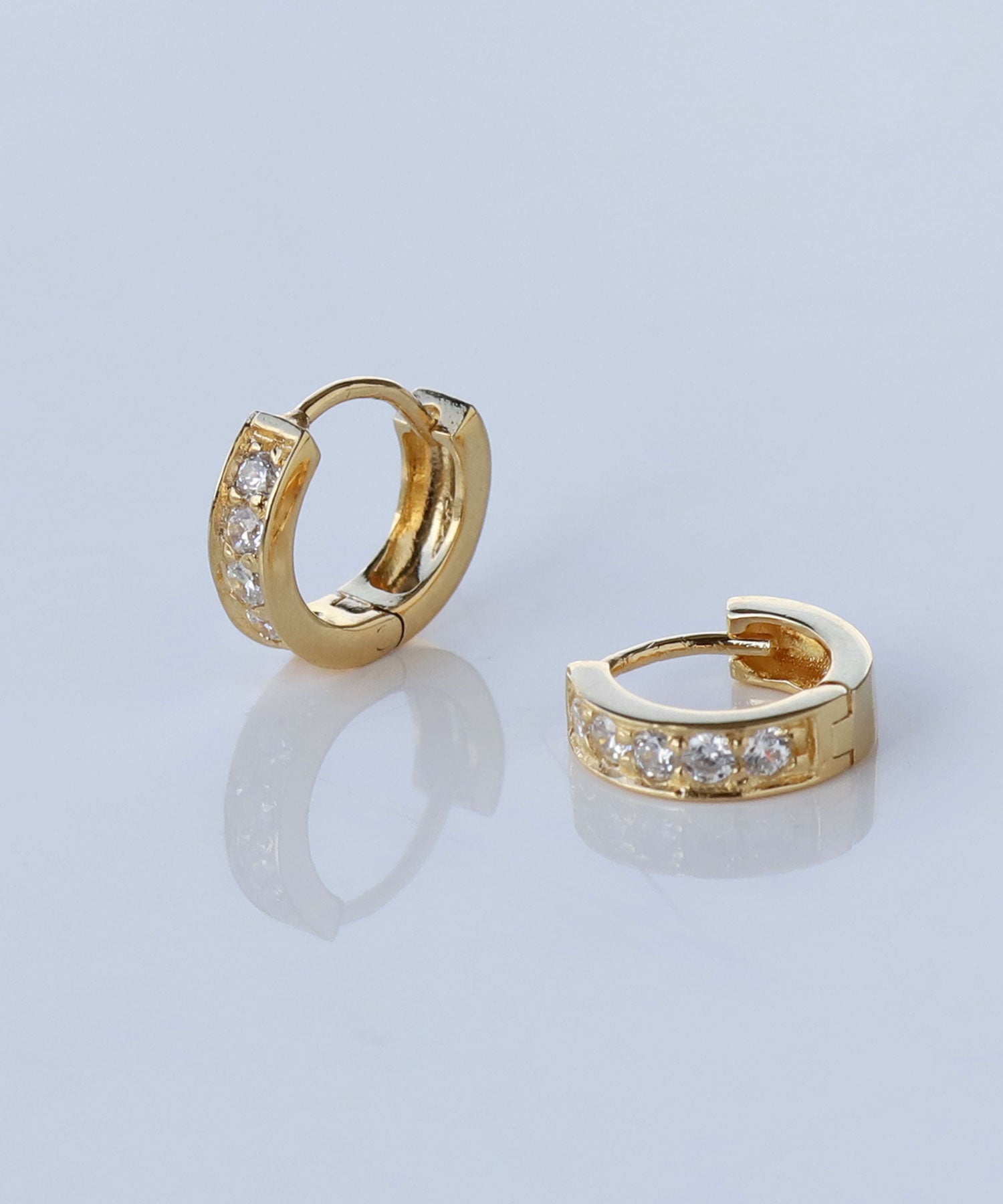 スワロフスキー　ビジューフープピアス　サークルピアス 楽天市場】スワロフスキー ミニフープピアス ゴールド 5022451