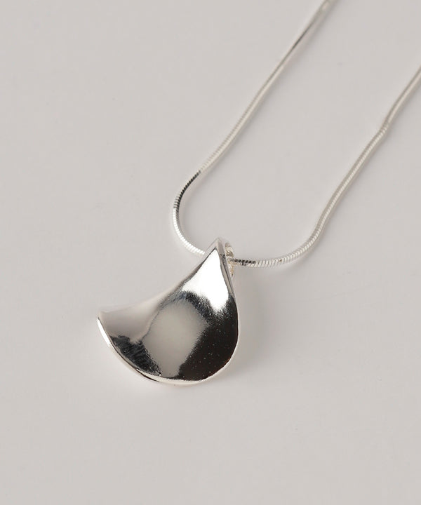 ひねりプレートのショートネックレス[A][silver925]