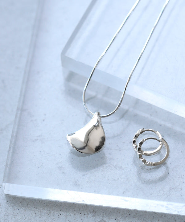 ひねりプレートのショートネックレス[A][silver925]